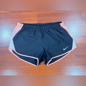 Women’s Nike Shorts Black White Peach Size L